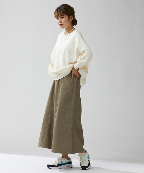 Le temps riche（ルタンリッシュ）の「ストレッチ素材ツイルロングスカート ＜Le temps riche＞（スカート・レディース・ブラック/ベージュ/カーキ・L/M/LL）」の21枚目の写真