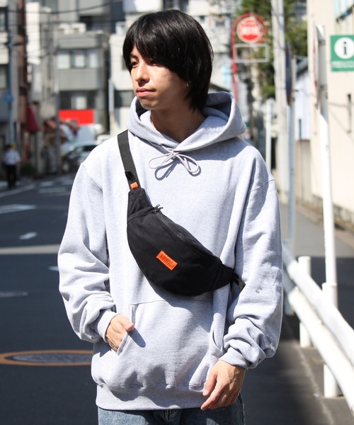 UNIVERSAL OVERALL（ユニバーサルオーバーオール）の「【UNIVERSAL OVERALL/ユニバーサルオーバーオール】スーベニアコットンウエストバッグ（ボディバッグ/ウエストポーチ・メンズ・ホワイト/ブラック・FREE）」の3枚目の写真