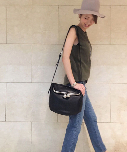 Kawa-Kawa（カワカワ）の「【Kawa-Kawa カワカワ】Kuchiganeショルダー（ショルダーバッグ・レディース・ブラック/グレー・FREE）」の15枚目の写真