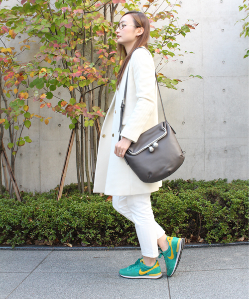 Kawa-Kawa（カワカワ）の「【Kawa-Kawa カワカワ】Kuchiganeショルダー（ショルダーバッグ・レディース・ブラック/グレー・FREE）」の12枚目の写真