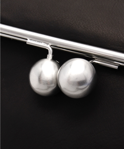 Kawa-Kawa（カワカワ）の「【Kawa-Kawa カワカワ】Kuchiganeショルダー（ショルダーバッグ・レディース・ブラック/グレー・FREE）」の5枚目の写真