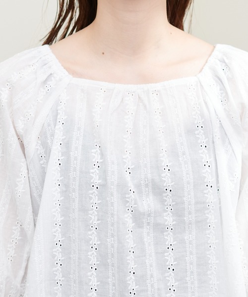 natural couture（ナチュラルクチュール）の「コットンレーススクエアネックブラウス（シャツ/ブラウス・レディース・オフホワイト/レッド/ネイビー・FREE）」の11枚目の写真
