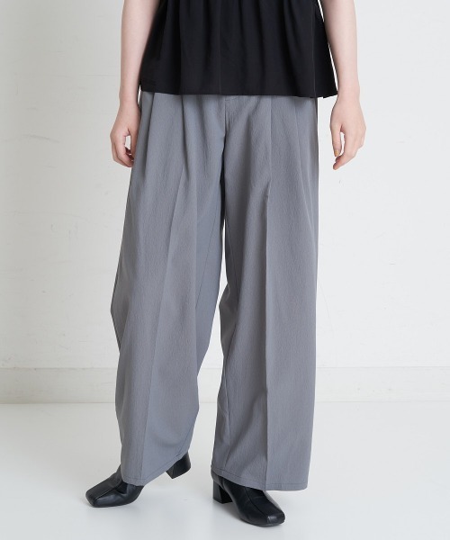 A de a.v.v（アードアー・ヴェ・ヴェ）の「ワイドタックパンツ（その他パンツ・レディース・アイボリー/グレー/ブラック・39）」の12枚目の写真