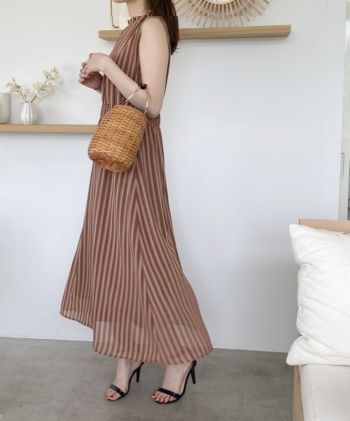 nissen（ニッセン）の「シフォンストライプ　フリルネックワンピース（裏地付）（ワンピース・レディース・グリーン/モカ・L/M/LL）」の4枚目の写真