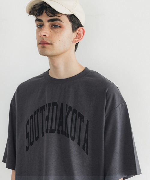 coca（coca）（コカ）の「メンズカレッジプリントT（Tシャツ/カットソー・メンズ・ホワイト/チャコール・M/L/XL）」の4枚目の写真