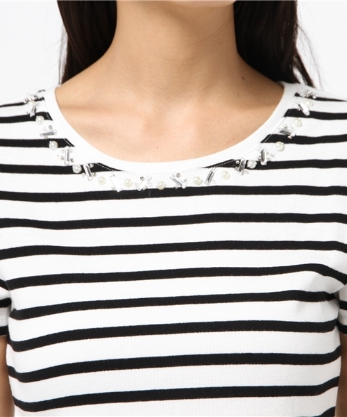 AZUL by moussy（アズールバイマウジー）の「Cフライス ビジューネック半袖PO（Tシャツ/カットソー・レディース・ホワイト系その他/オフホワイト/ブラック・X-LARGE/MEDIUM/LARGE/SMALL）」の8枚目の写真