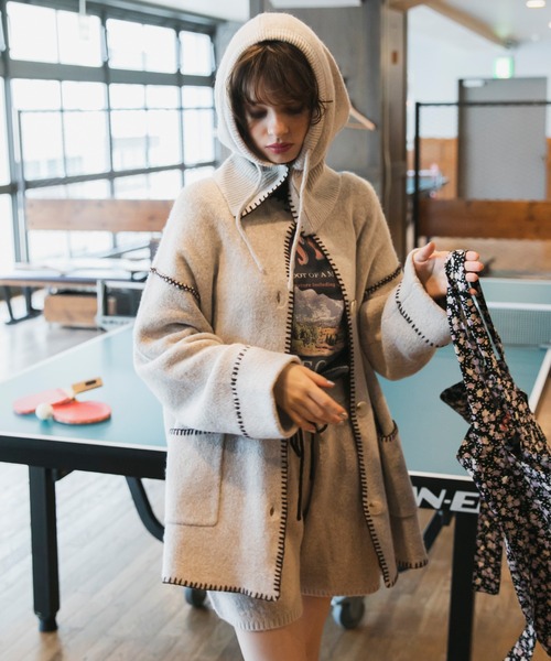 forksy.（フォルクシー）の「【forksy.】バラクラバ付き配色ハンドステッチニットカーディガン（カーディガン/ボレロ・レディース・ブラック/グリーン/アイボリー・FREE）」の4枚目の写真