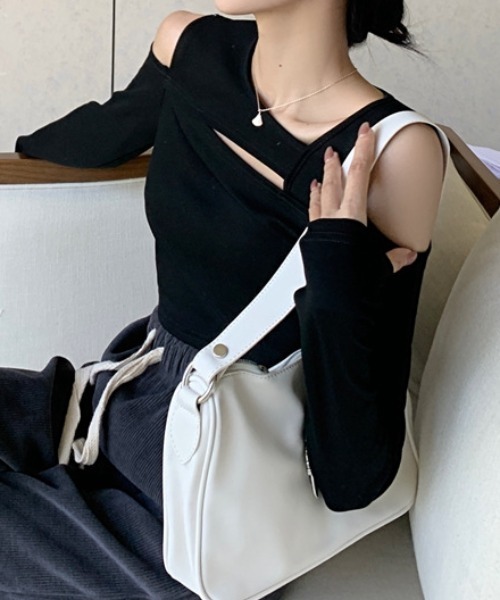 ENLIKE(エンリケ)の「カットオフデザインショートTOP(Tシャツ/カットソー・レディース・グレー/ブラック・FREE)」の18枚目の写真