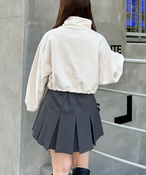 INGNI（イング）の「ハーフジップ胸ロゴショート丈フリーストップス（その他トップス・レディース・グレー系その他3/ホワイト系その他5/ブラック×ホワイト/アイボリー系・M）」の11枚目の写真