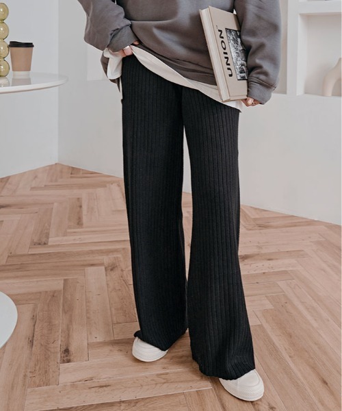 kirakiraShop（キラキラショップ）の「≪25AWの新色登場!≫ 柔暖 リブニット ワイドパンツ（その他パンツ・レディース・ライトベージュ/ブラック/杢グレー/チャコール/グレイッシュベージュ/グリーン/ブラウン/クリーム/ネイビー・L/MT/M/FREE）」の2枚目の写真