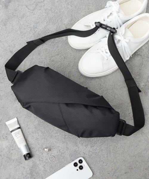 NoiR/ノアール(ノアール)の「撥水加工 ボディバッグ Flask shoulder(フラスクショルダー) N23004(ボディバッグ/ウエストポーチ・メンズ・ブラック/ブラック系その他・FREE)」の5枚目の写真