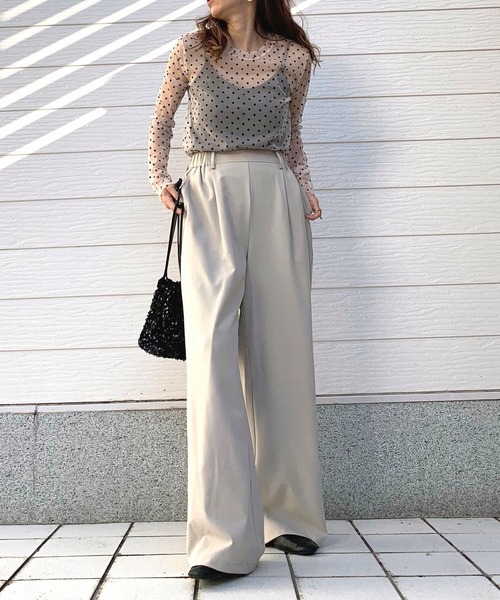 Q（キュー）の「ストレッチツイルセミワイドパンツ（その他パンツ・レディース・ブラック/グレイッシュベージュ・MEDIUM）」の4枚目の写真