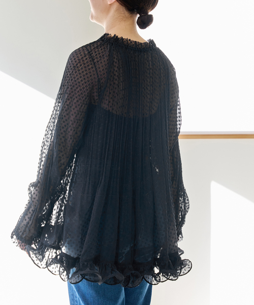 IENA - 12/27まで！【新品タグ付】カットワークレースフリルブラウス ブラック SLOBE IENA（スローブイエナ）の「カットワークレースフリル
