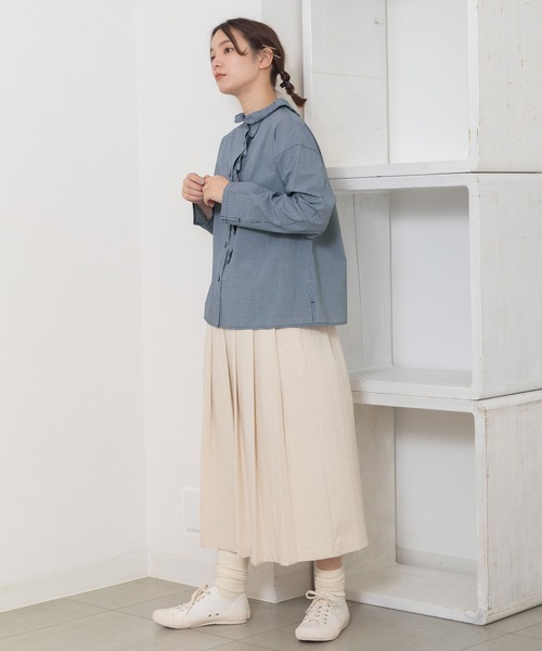 POU DOU DOU（プードゥドゥ）の「ギャザー衿前立てフリルブラウス（シャツ/ブラウス・レディース・オフホワイト/ネイビー/インディゴブルー・3）」の14枚目の写真