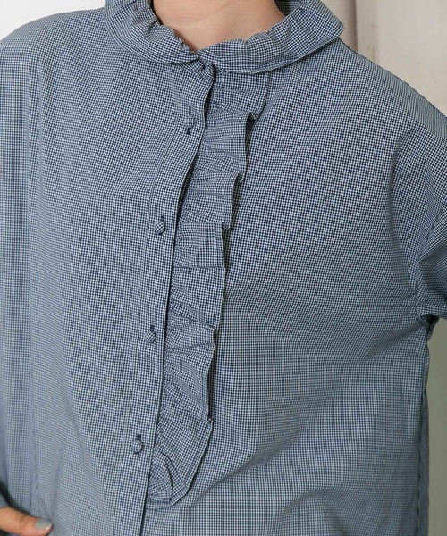 POU DOU DOU（プードゥドゥ）の「ギャザー衿前立てフリルブラウス（シャツ/ブラウス・レディース・オフホワイト/ネイビー/インディゴブルー・3）」の16枚目の写真