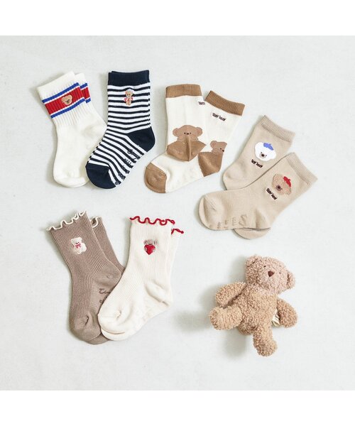 apres les cours（アプレレクール）の「tiny bear メロウフリルソックス（ソックス/靴下・キッズ・ベージュ/アイボリー・12/15 /18/21）」の4枚目の写真