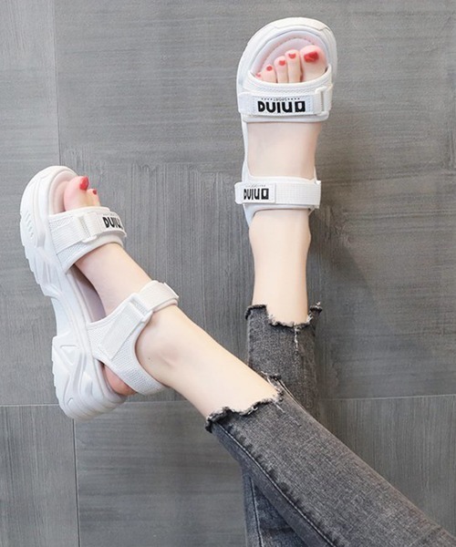 Miniministore(ミニミニストア)の「厚底スポーツサンダル ベルクロレディース(サンダル・レディース・ブラック/ホワイト・22.5cm/24.0cm/24.5cm/23.0cm/23.5cm)」の1枚目の写真
