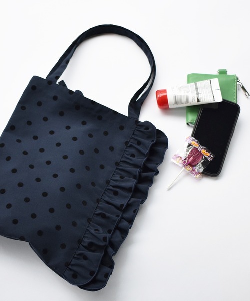 PICCIN PERLA(ピッチンペルラ)の「フロッキードットフリル付きトートバッグ(トートバッグ・レディース・ベージュ/ブラック/ネイビー/オフホワイト/チャコールグレー・FREE)」の5枚目の写真