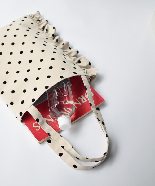 PICCIN PERLA(ピッチンペルラ)の「フロッキードットフリル付きトートバッグ(トートバッグ・レディース・ベージュ/ブラック/ネイビー/オフホワイト/チャコールグレー・FREE)」の16枚目の写真