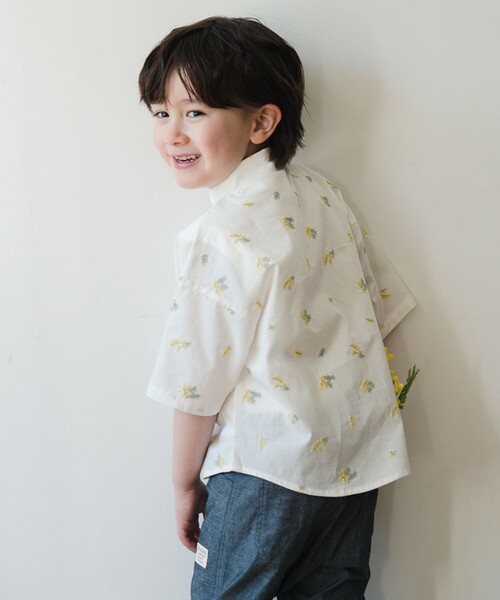 BRANSHES(ブランシェス)の「【おそろい】ミモザ刺繍5分袖シャツ(シャツ/ブラウス・キッズ・ライトグリーン/オフホワイト・110/120/130/140/90/150/100)」の7枚目の写真