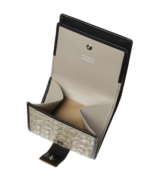 HIROKO HAYASHI（ヒロコハヤシ）の「SPIAGGIA（スピアージャ）薄型二つ折り財布（財布・レディース・ベージュ系その他7・00）」の7枚目の写真