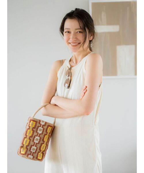 Ungrid（アングリッド）の「beej別注 エンブロイダリーバッグ（ハンドバッグ・レディース・ダークブラウン/ベージュ・FREE）」の7枚目の写真