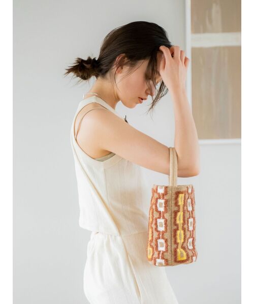 Ungrid（アングリッド）の「beej別注 エンブロイダリーバッグ（ハンドバッグ・レディース・ダークブラウン/ベージュ・FREE）」の8枚目の写真