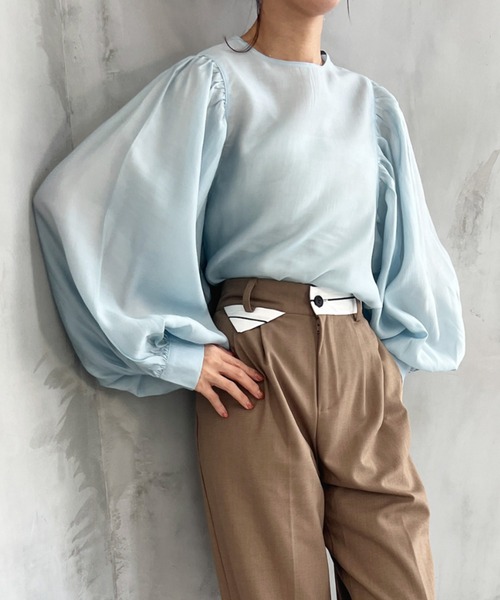 Olu.（オルドット）の「シアーボリューム袖ブラウス（シャツ/ブラウス・レディース・ブルー/イエロー/ホワイト・FREE）」の2枚目の写真