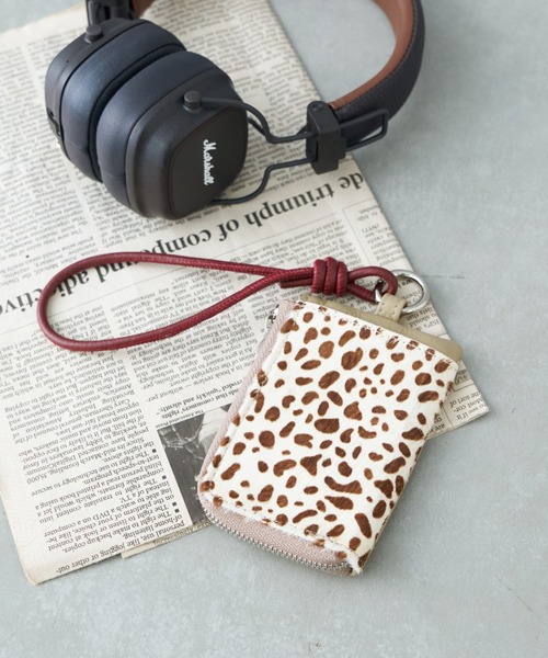 BIRTHDAY BAR（バースデイバー）の「≪ミニ財布としても使える！≫ストラップ付き　本革マルチケース（財布・レディース・ブルー/シルバー/ブラック/ベージュ/レオパード/シルバー系その他/アニマル/ブラック系その他/ゴールド/ピンク/アイボリー/サンドベージュ/ブルー系その他/インディゴブルー/シャンパン/グリーン・フリー/0）」の16枚目の写真