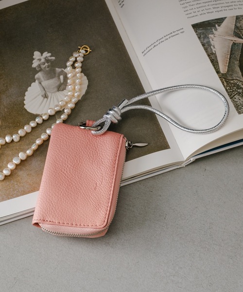 BIRTHDAY BAR（バースデイバー）の「≪ミニ財布としても使える！≫ストラップ付き　本革マルチケース（財布・レディース・ブルー/シルバー/ブラック/ベージュ/レオパード/シルバー系その他/アニマル/ブラック系その他/ゴールド/ピンク/アイボリー/サンドベージュ/ブルー系その他/インディゴブルー/シャンパン/グリーン・フリー/0）」の17枚目の写真