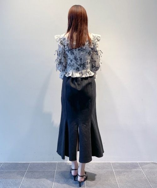 TORTE（トルテ）の「オープンショルダーシャーリングブラウス（シャツ/ブラウス・レディース・ホワイト/ホワイト系その他/ブラック系その他・FREE）」の12枚目の写真