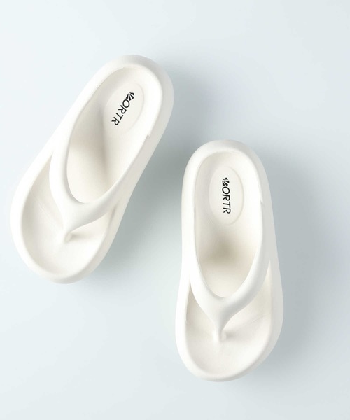 ORTR(オーアールティーアール)の「パデットトングサンダル(サンダル・レディース・ブラック/ホワイト/ブラウン・XL/L/M/S)」の2枚目の写真