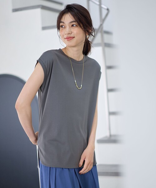 ANY(エニィ)の「【汗ジミ防止加工】シルケットスムースノースリーブプルオーバー(Tシャツ/カットソー・レディース・ブラック系/ピンク系/ライトグレー系/グレー系/ホワイト系・3/2)」の4枚目の写真