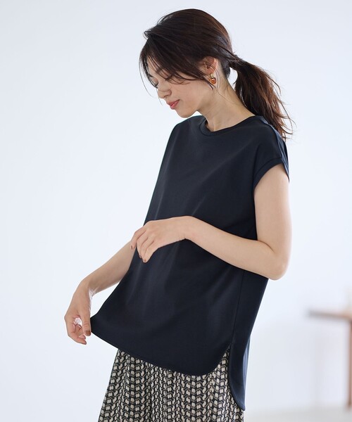 ANY(エニィ)の「【汗ジミ防止加工】シルケットスムースノースリーブプルオーバー(Tシャツ/カットソー・レディース・ブラック系/ピンク系/ライトグレー系/グレー系/ホワイト系・3/2)」の17枚目の写真