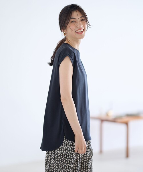 ANY(エニィ)の「【汗ジミ防止加工】シルケットスムースノースリーブプルオーバー(Tシャツ/カットソー・レディース・ブラック系/ピンク系/ライトグレー系/グレー系/ホワイト系・3/2)」の18枚目の写真
