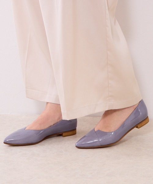 HIMIKO（ヒミコ）の「【Made in Japan】アシンメトリーVカットフラットパンプス/641316（パンプス・レディース・ブラック/グレー/シルバー/ボルドー/ピンク/アイボリー/ラベンダー/プラチナム/ゴールド/ダークブラウン/カーキ/ライトピンク・22.5cm/23.0cm/24.0cm/25.0cm/21.5cm/22.0cm/23.5cm/24.5cm/25.5cm/26.0cm/26.5cm）」の6枚目の写真