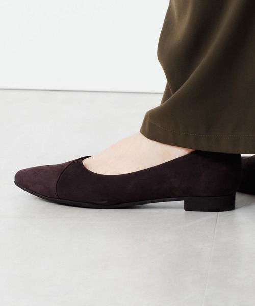 HIMIKO（ヒミコ）の「【Made in Japan】アシンメトリーVカットフラットパンプス/641316（パンプス・レディース・ブラック/グレー/シルバー/ボルドー/ピンク/アイボリー/ラベンダー/プラチナム/ゴールド/ダークブラウン/カーキ/ライトピンク・22.5cm/23.0cm/24.0cm/25.0cm/21.5cm/22.0cm/23.5cm/24.5cm/25.5cm/26.0cm/26.5cm）」の4枚目の写真