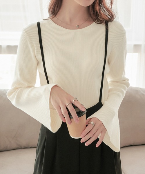 CHAN ME（チャンミ）の「配色フレアースリーブニット（ニット/セーター・レディース・ブラック/アイボリー/グレー/ブルー/アイボリー系/イエロー/ブラック系/ピンク・MEDIUM/LARGE/X-LARGE）」の5枚目の写真