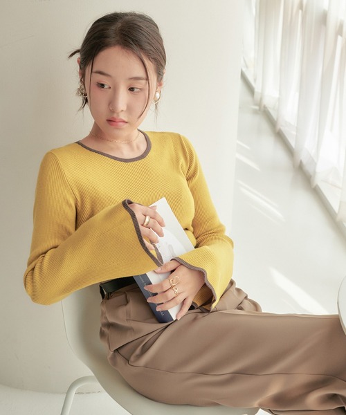 CHAN ME（チャンミ）の「配色フレアースリーブニット（ニット/セーター・レディース・ブラック/アイボリー/グレー/ブルー/アイボリー系/イエロー/ブラック系/ピンク・MEDIUM/LARGE/X-LARGE）」の10枚目の写真