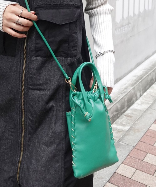 CORNERS（コーナーズ）の「フェイクレザーミニショルダーバッグ（ショルダーバッグ・レディース・ブラック/グリーン・FREE）」の7枚目の写真