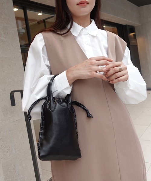 CORNERS（コーナーズ）の「フェイクレザーミニショルダーバッグ（ショルダーバッグ・レディース・ブラック/グリーン・FREE）」の3枚目の写真