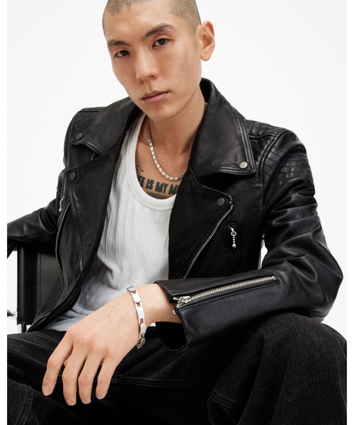 ALLSAINTS(オールセインツ)の「PELTER LARGE CHAIN BRACELET | PELTER ラージ チェーン ブレスレット(ブレスレット・メンズ・シルバー系その他・ONE SIZE)」の2枚目の写真