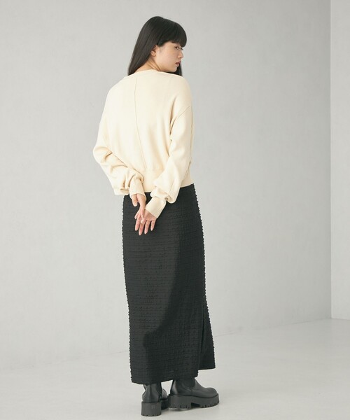 EMMEL REFINES（エメルリファインズ）の「＜EMMEL REFINES＞EM スウェットライク ソデギャザー ニットプルオーバー（ニット/セーター・レディース・ブラック/ナチュラル/ダークグレー・FREE）」の16枚目の写真