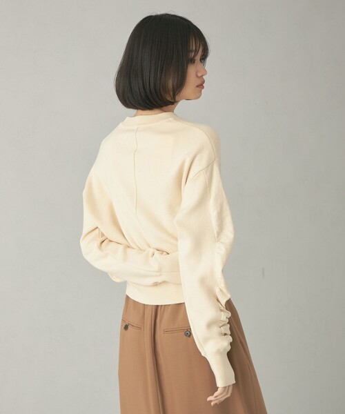 EMMEL REFINES（エメルリファインズ）の「＜EMMEL REFINES＞EM スウェットライク ソデギャザー ニットプルオーバー（ニット/セーター・レディース・ブラック/ナチュラル/ダークグレー・FREE）」の22枚目の写真