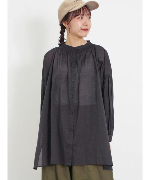 Samansa Mos2(サマンサ モスモス)の「襟ぐりシャーリングチュニック(シャツ/ブラウス・レディース・マスタード/レッド/ブルー/チャコールグレー/キナリ・F)」の3枚目の写真