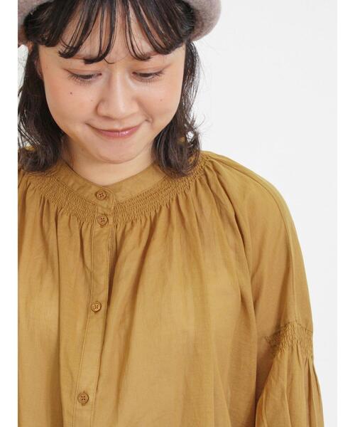 Samansa Mos2(サマンサ モスモス)の「襟ぐりシャーリングチュニック(シャツ/ブラウス・レディース・マスタード/レッド/ブルー/チャコールグレー/キナリ・F)」の6枚目の写真