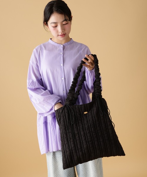 tiny tiny（ティニーティニー）の「ギャザーリボントートバッグ[tiny tiny(ティニーティニー)]（トートバッグ・レディース・ブラック/アイボリー/その他1/パープル系その他/ブルー系その他/ブラック系その他/ピンク系その他/ブルー系その他2/ドット/レオパード/ブラウン系その他/ベージュ系その他/ブラック系その他2/ブルー系その他3/カモフラージュ/アニマル/ピンク系その他2・0）」の3枚目の写真