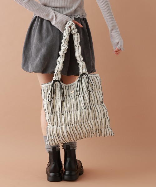 tiny tiny（ティニーティニー）の「ギャザーリボントートバッグ[tiny tiny(ティニーティニー)]（トートバッグ・レディース・ブラック/アイボリー/その他1/パープル系その他/ブルー系その他/ブラック系その他/ピンク系その他/ブルー系その他2/ドット/レオパード/ブラウン系その他/ベージュ系その他/ブラック系その他2/ブルー系その他3/カモフラージュ/アニマル/ピンク系その他2・0）」の7枚目の写真