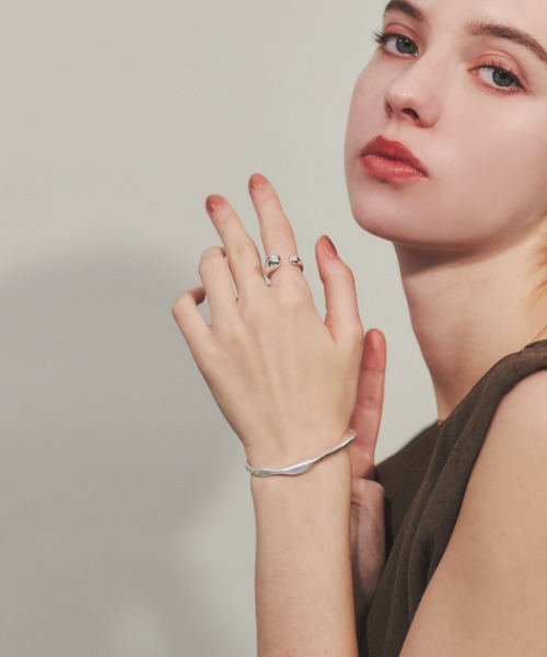 ciite'（シーテ）の「マットスリムバングル（バングル/リストバンド・レディース・ゴールド/シルバー・FREE）」の12枚目の写真