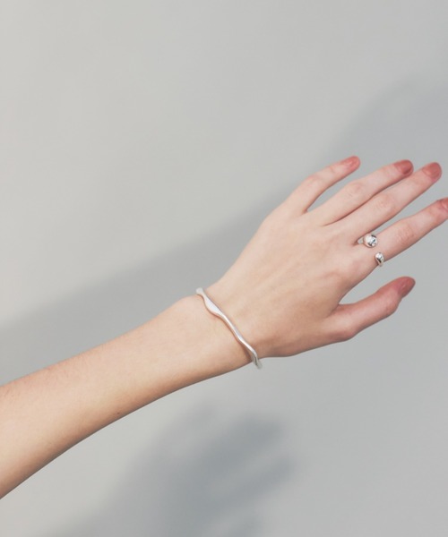 ciite'（シーテ）の「マットスリムバングル（バングル/リストバンド・レディース・ゴールド/シルバー・FREE）」の16枚目の写真